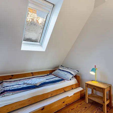 Haus Uebersee Tonga * Lübeck
